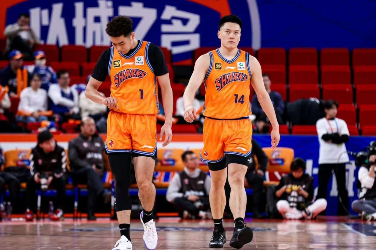 阿尔科尔孔逆袭，主场击败对手