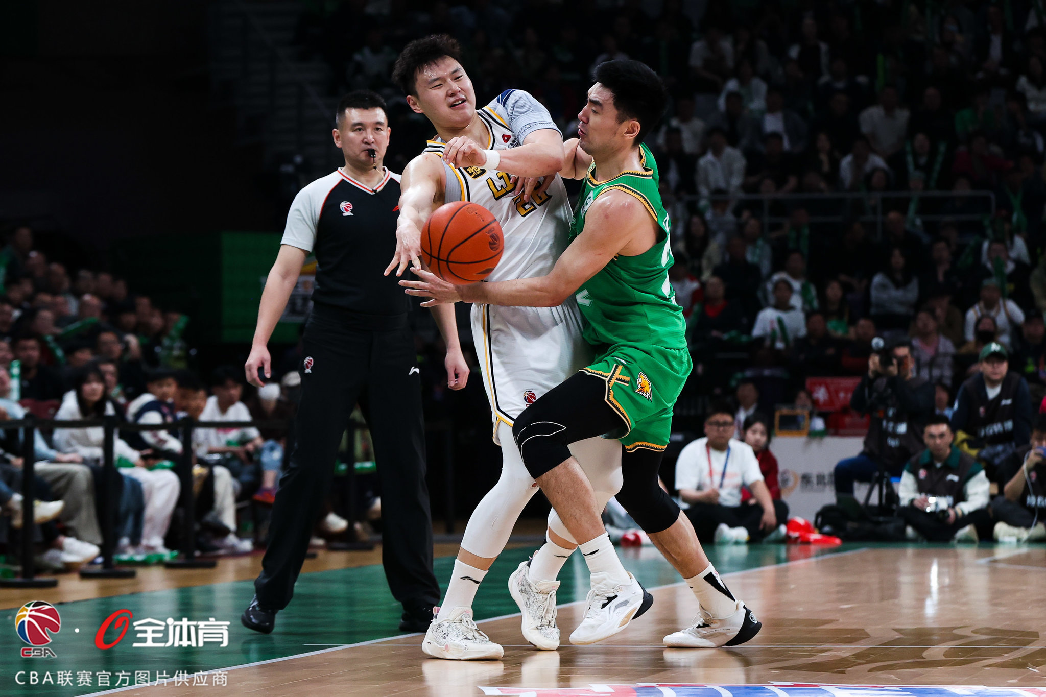胡金秋21+11广厦胜浙江邹雨宸20分北控负山东的简单介绍